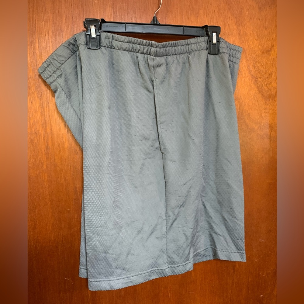 Men’s 3X gray athletic shorts